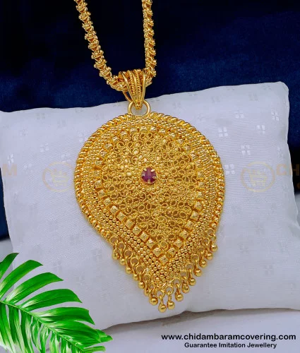 Gold long chain on sale with big pendant